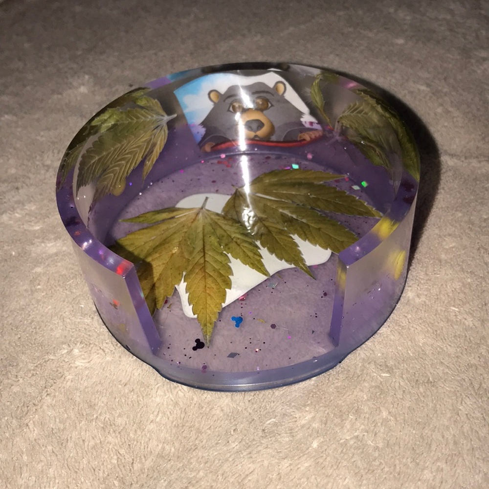 Custom epoxy coaster holder with Mickey Mouse bear leaves & glitter ✨ New